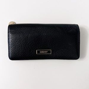 DKNY LEATHER WALLET